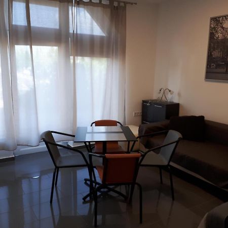 Kertvarosi Apartman II Tiszaújváros 外观 照片