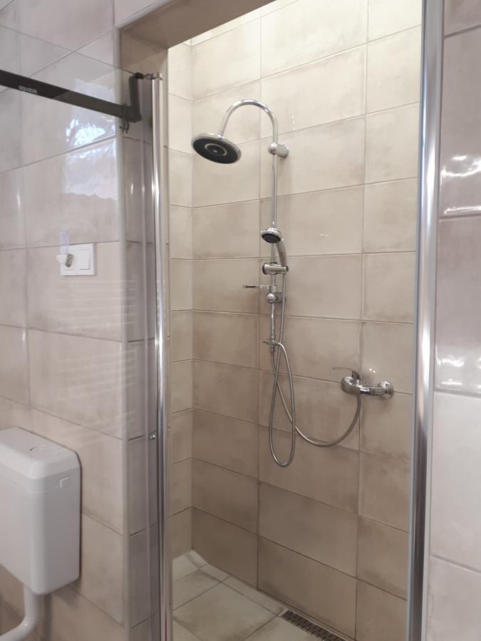 Kertvarosi Apartman II Tiszaújváros 外观 照片