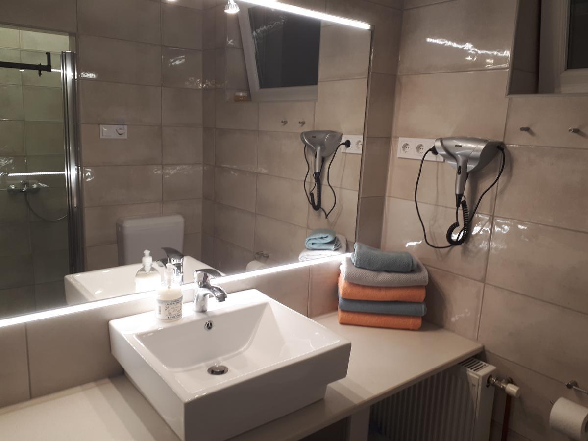 Kertvarosi Apartman II Tiszaújváros 外观 照片
