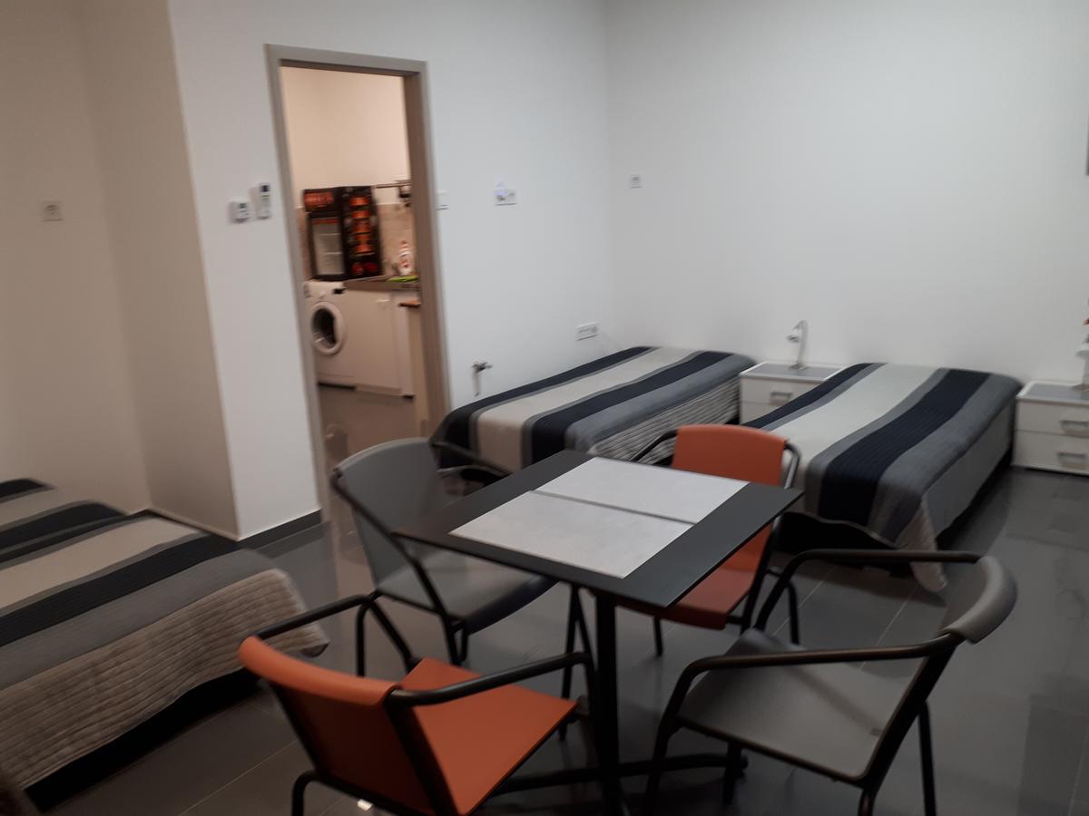 Kertvarosi Apartman II Tiszaújváros 外观 照片