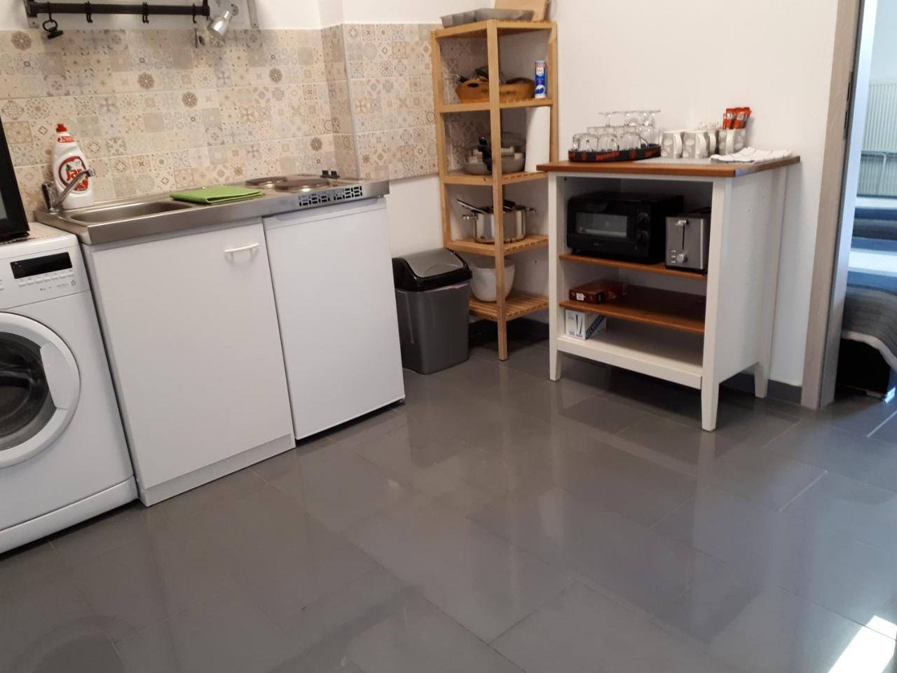 Kertvarosi Apartman II Tiszaújváros 外观 照片
